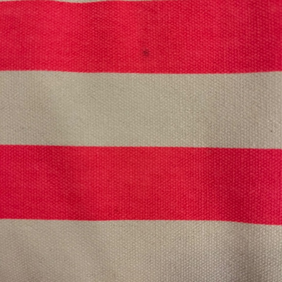 Victoria Secret Weekend Tote bag - nwot - large. - Picture 9 of 9